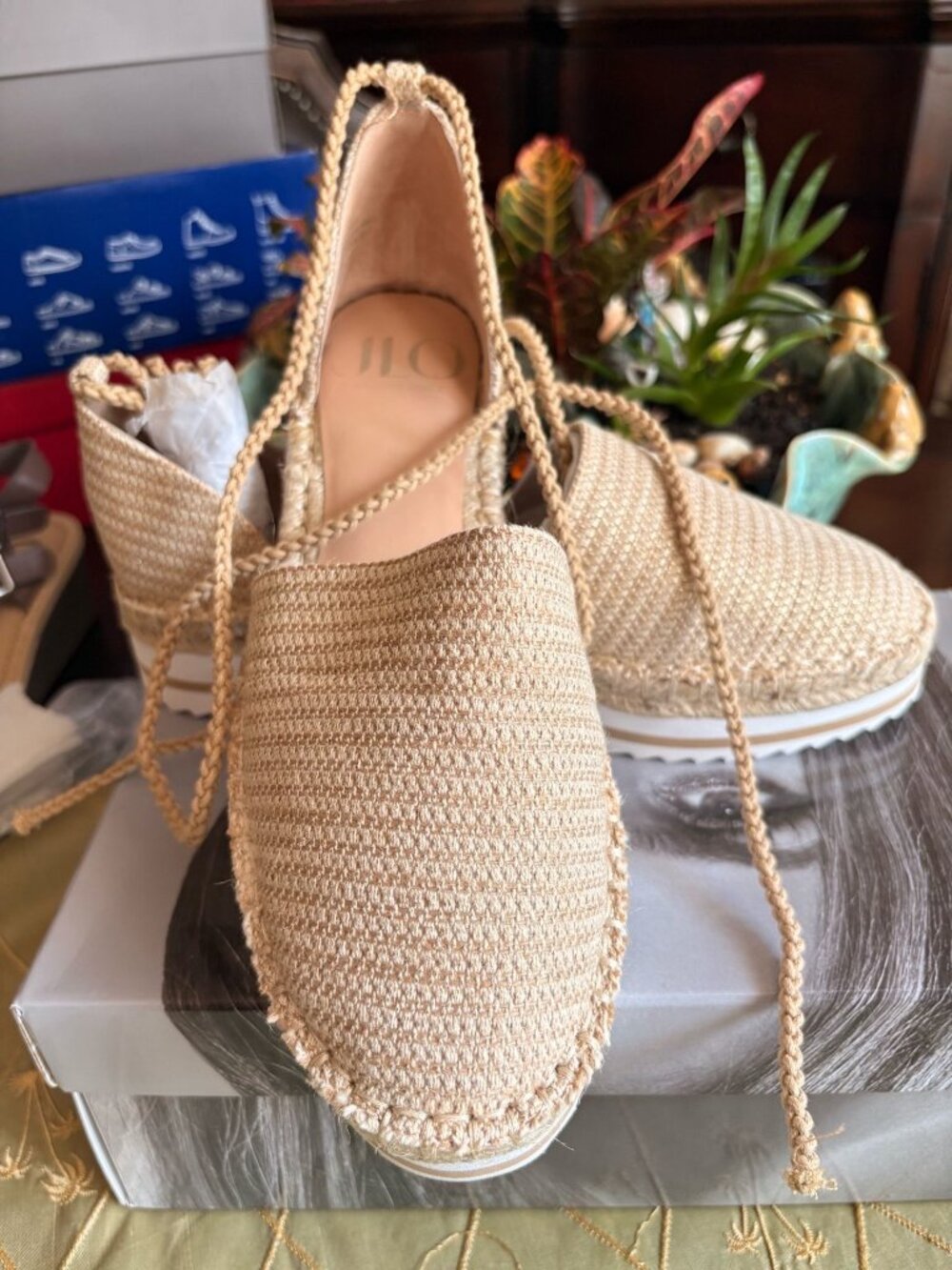 JLO Jennifer Lopez Larenn Gold Espadrille Platform Sandals Size 8.5 NIB